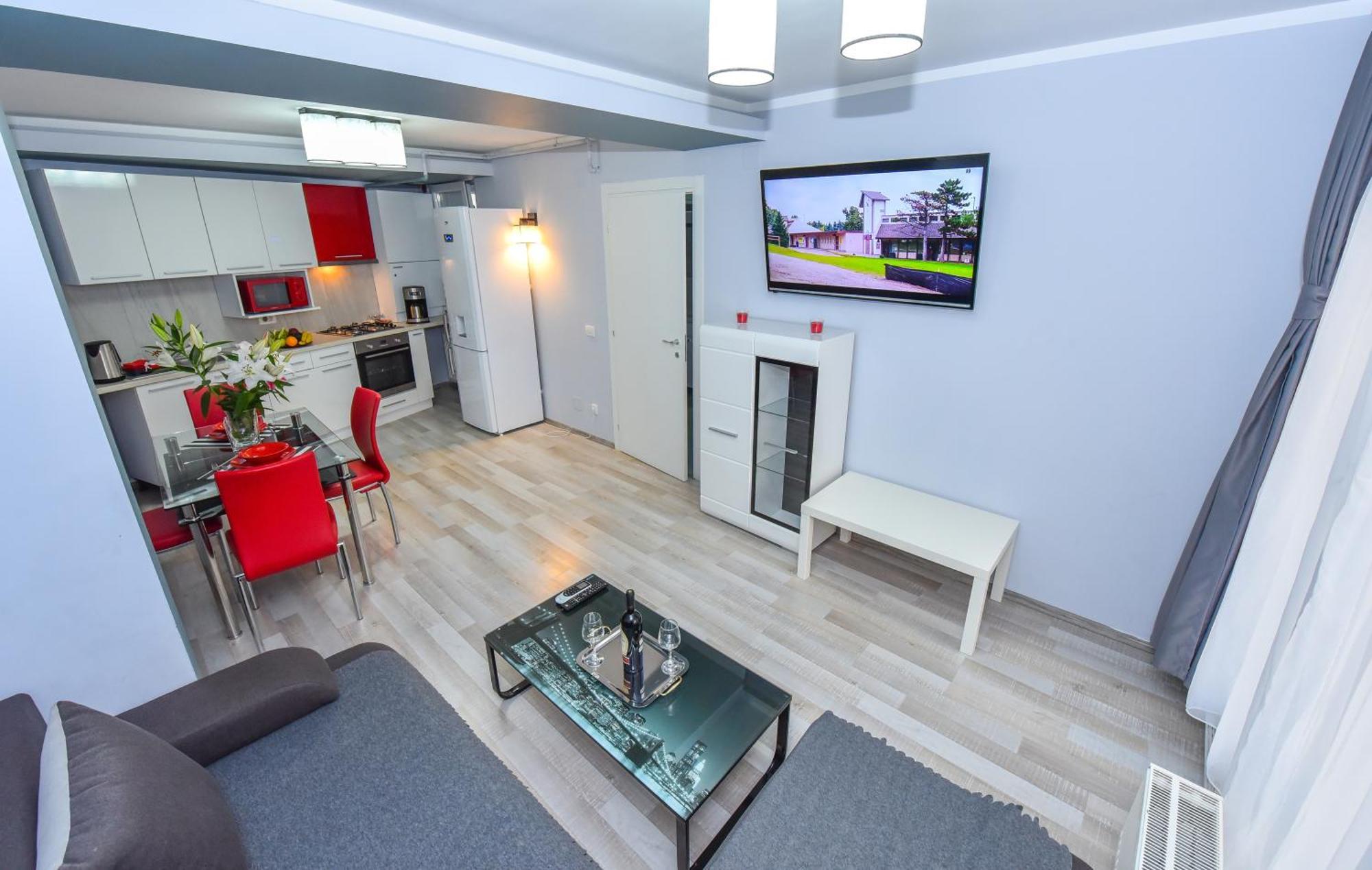 Dracula Adventure Tours Accommodation บูคาเรสต์ ภายนอก รูปภาพ