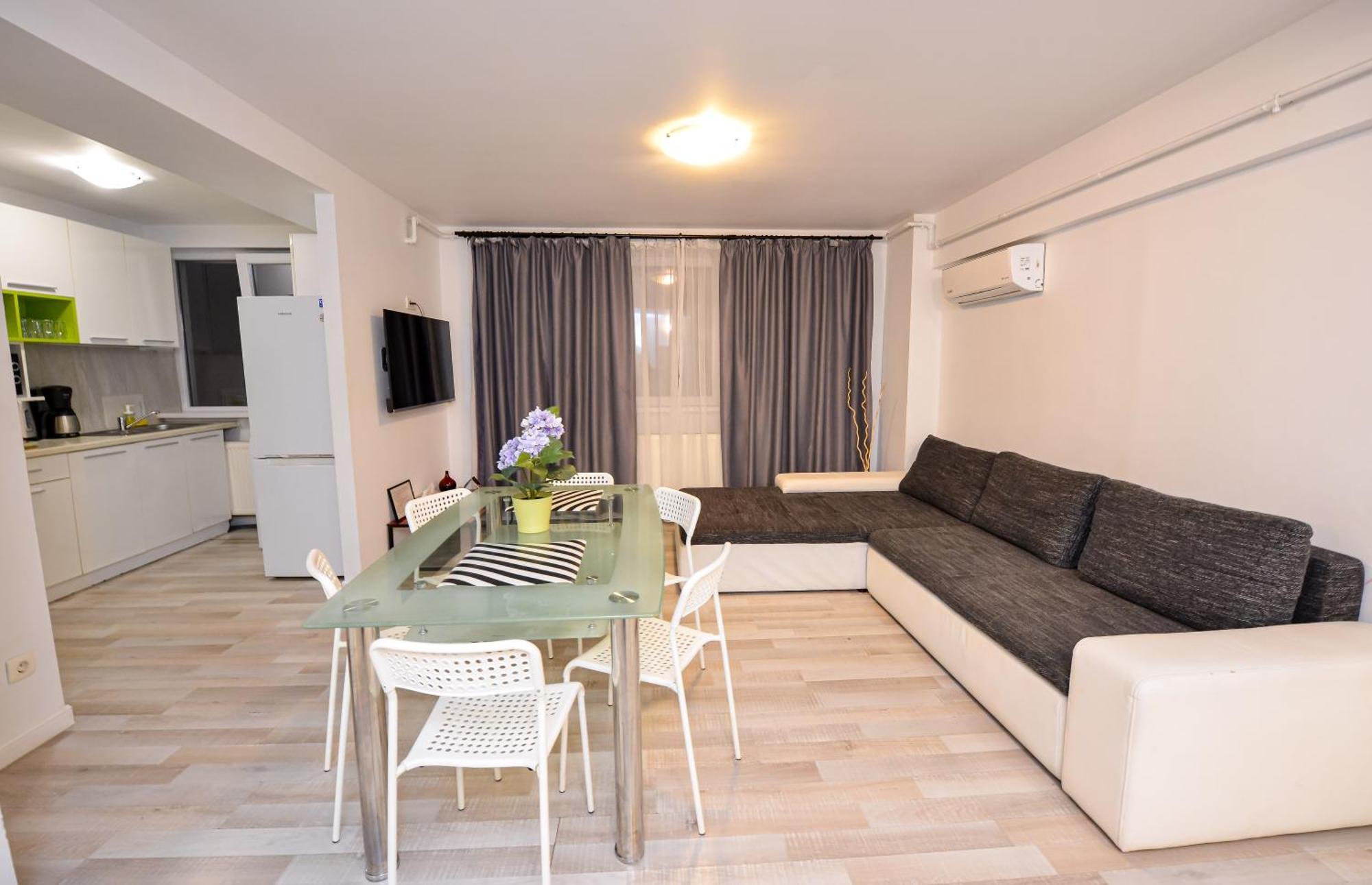 Dracula Adventure Tours Accommodation บูคาเรสต์ ภายนอก รูปภาพ
