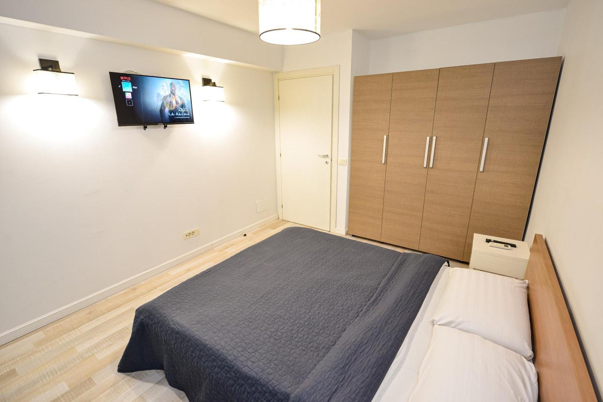 Dracula Adventure Tours Accommodation บูคาเรสต์ ภายนอก รูปภาพ