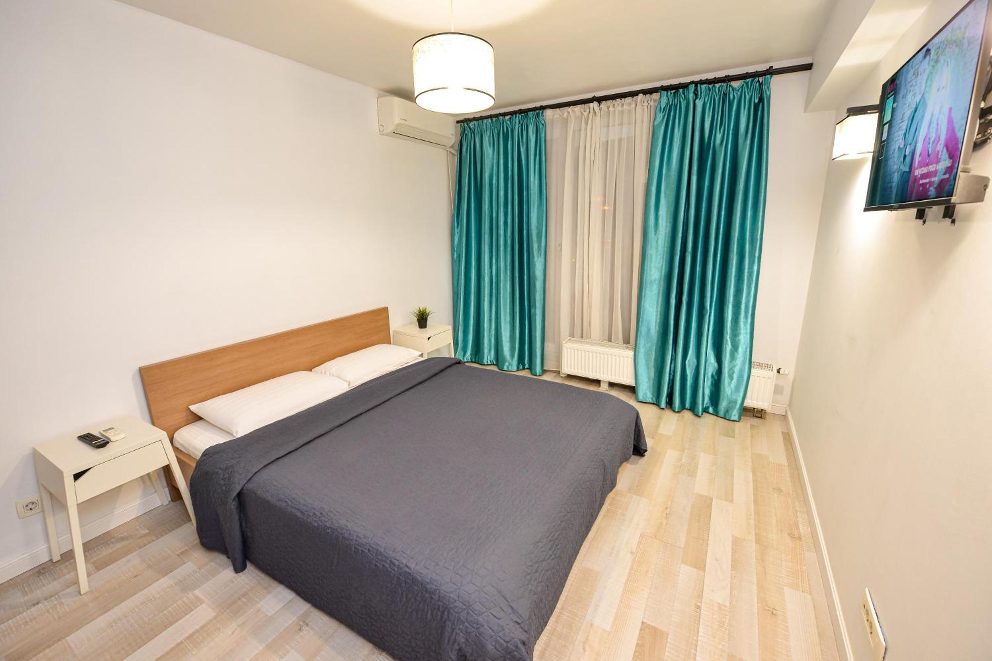 Dracula Adventure Tours Accommodation บูคาเรสต์ ภายนอก รูปภาพ