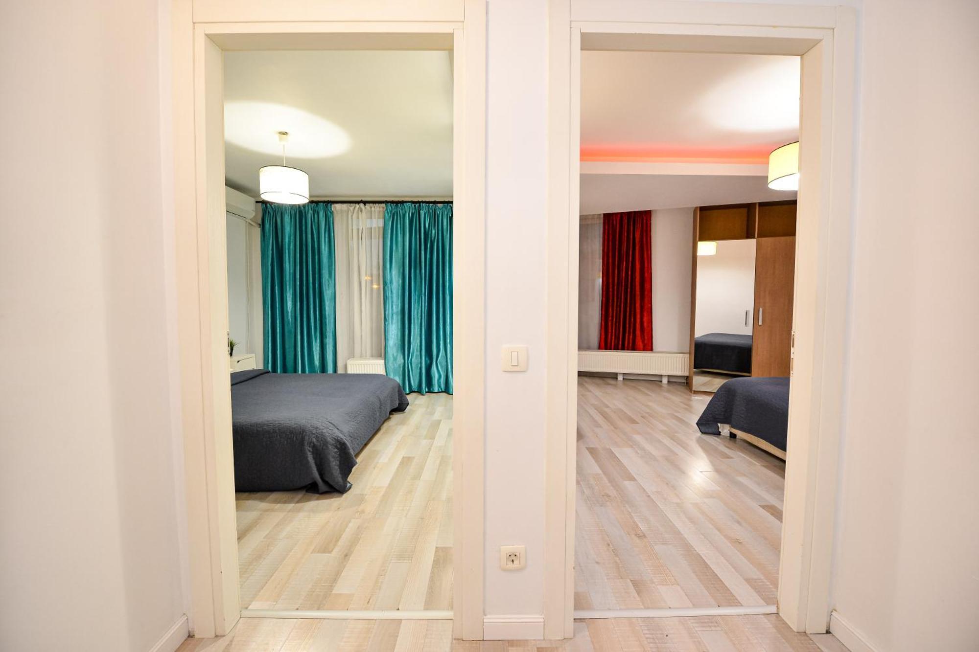 Dracula Adventure Tours Accommodation บูคาเรสต์ ภายนอก รูปภาพ