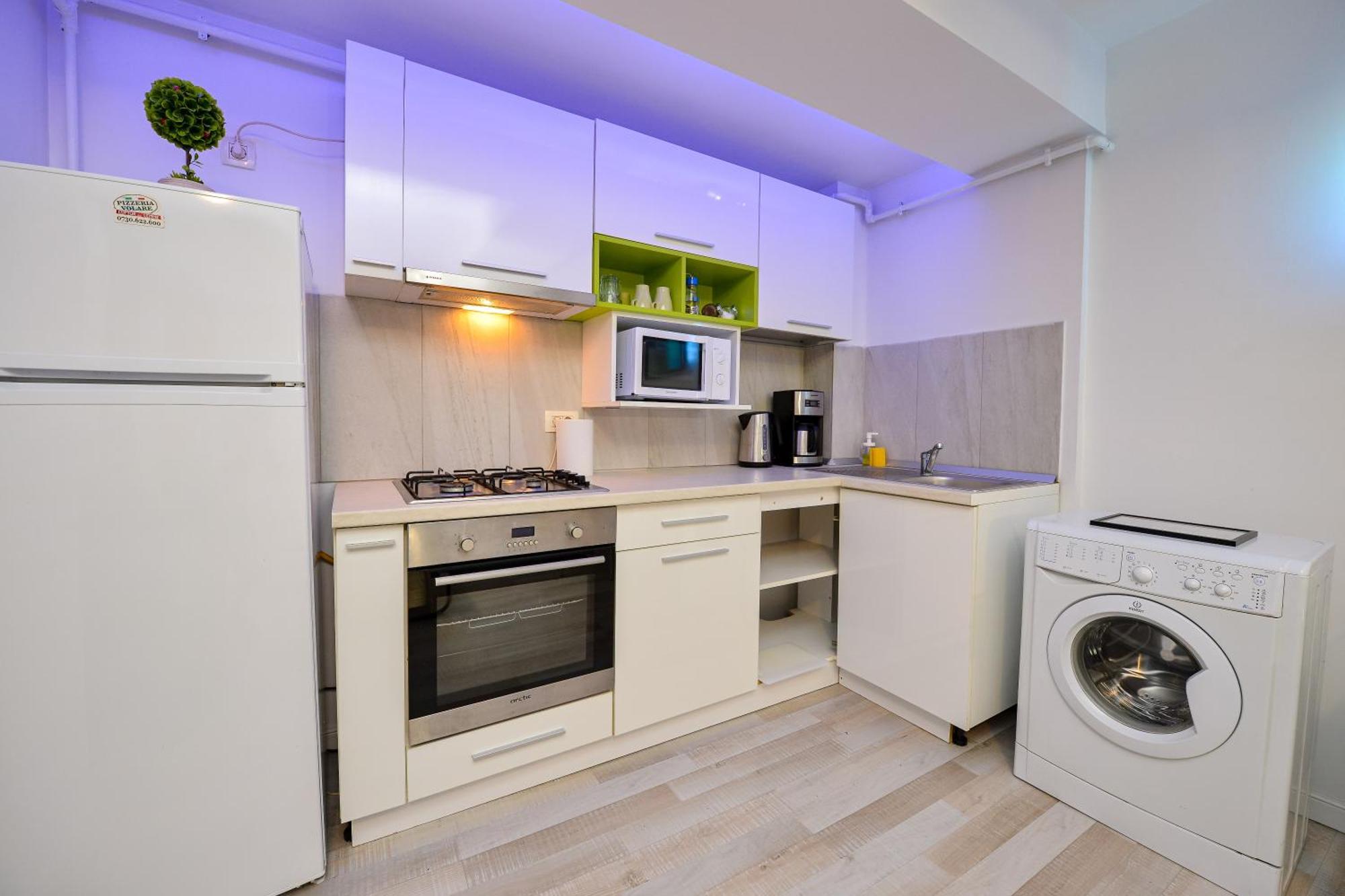 Dracula Adventure Tours Accommodation บูคาเรสต์ ภายนอก รูปภาพ