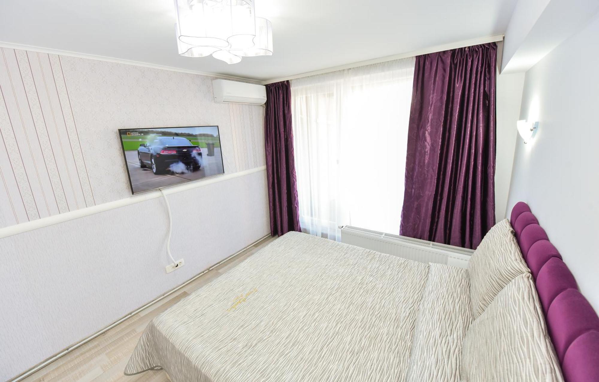 Dracula Adventure Tours Accommodation บูคาเรสต์ ภายนอก รูปภาพ