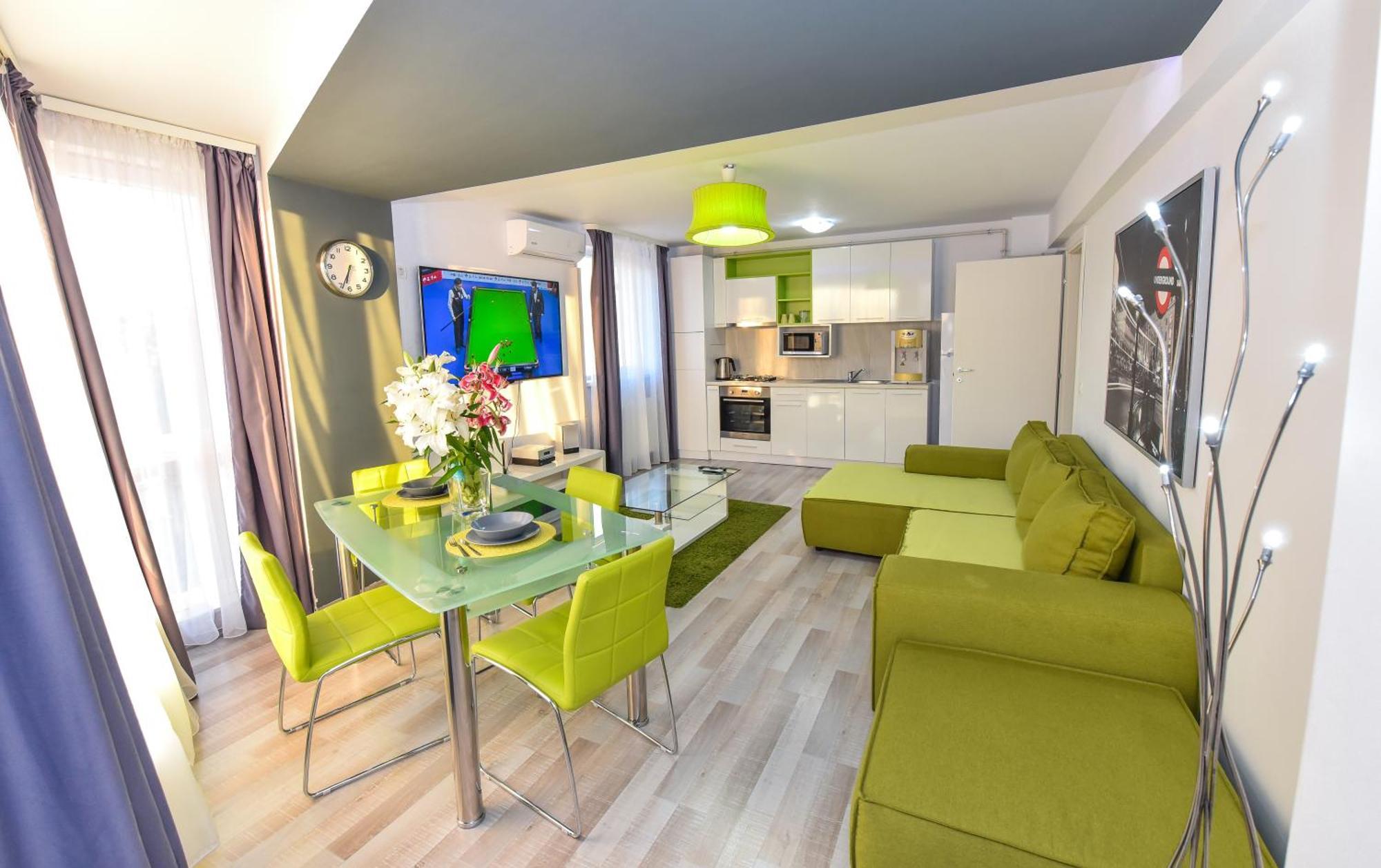 Dracula Adventure Tours Accommodation บูคาเรสต์ ภายนอก รูปภาพ